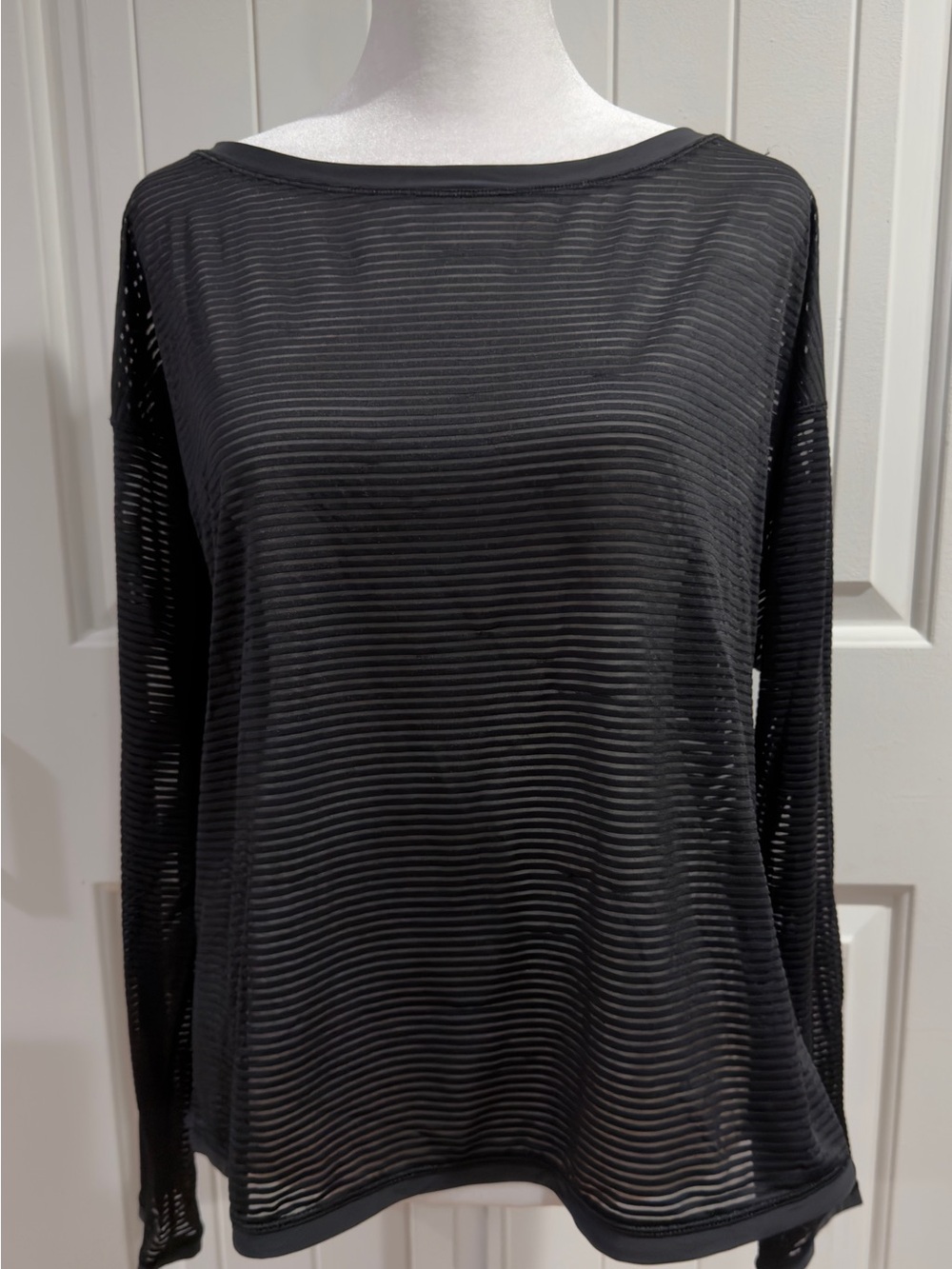 Lululemon Striped Long Sleeve Shirt Black Sheer Hem Drawstring Women’s Yoga Gym